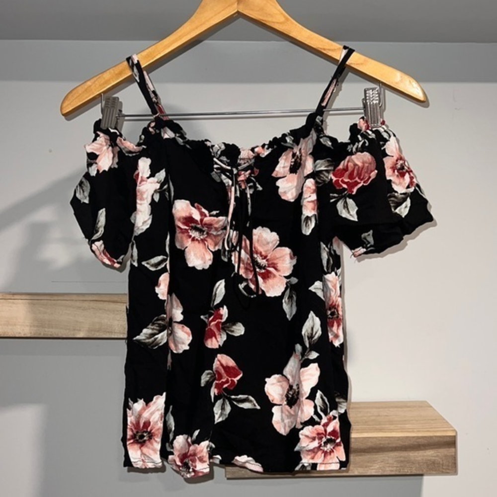 Pacsun off shoulder‎ black top Kendall and Kylie